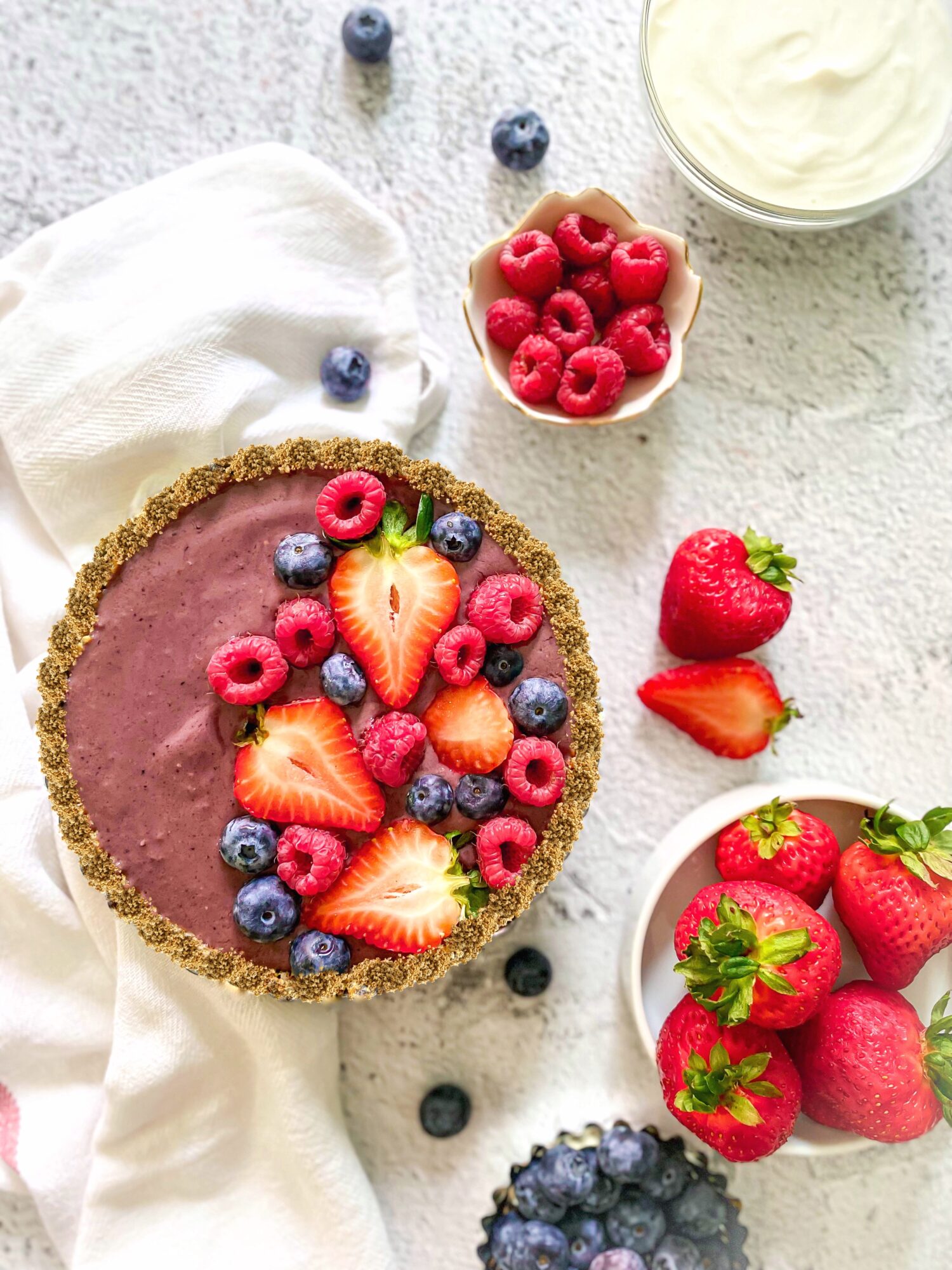 NO-BAKE BERRILICIOUS YOGURT TART | Blender Bites